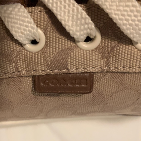 NEW Y2K -Authentic Coach Woman’s Tan Patterned Sneakers - Picture 6 of 12